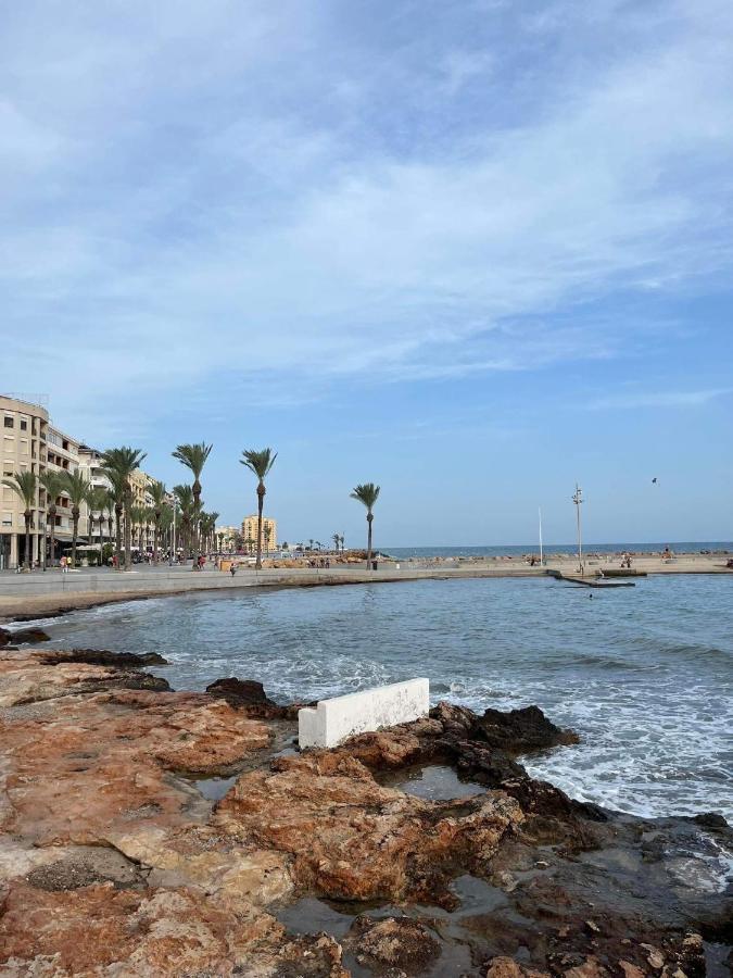 Uroczy Apartament Przy Playa De Los Locos Torrevieja Dış mekan fotoğraf