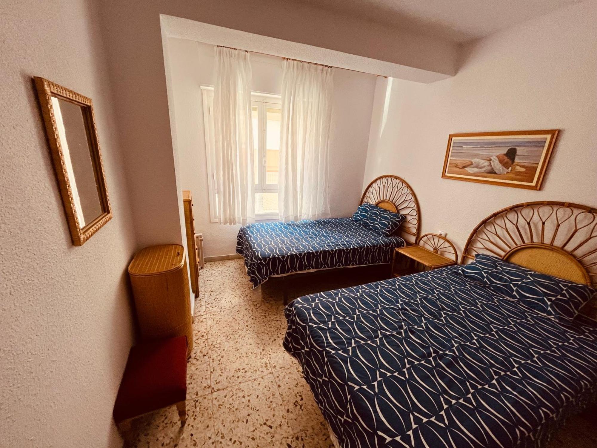Uroczy Apartament Przy Playa De Los Locos Torrevieja Dış mekan fotoğraf